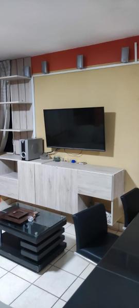 C & B APARTAMENTOS